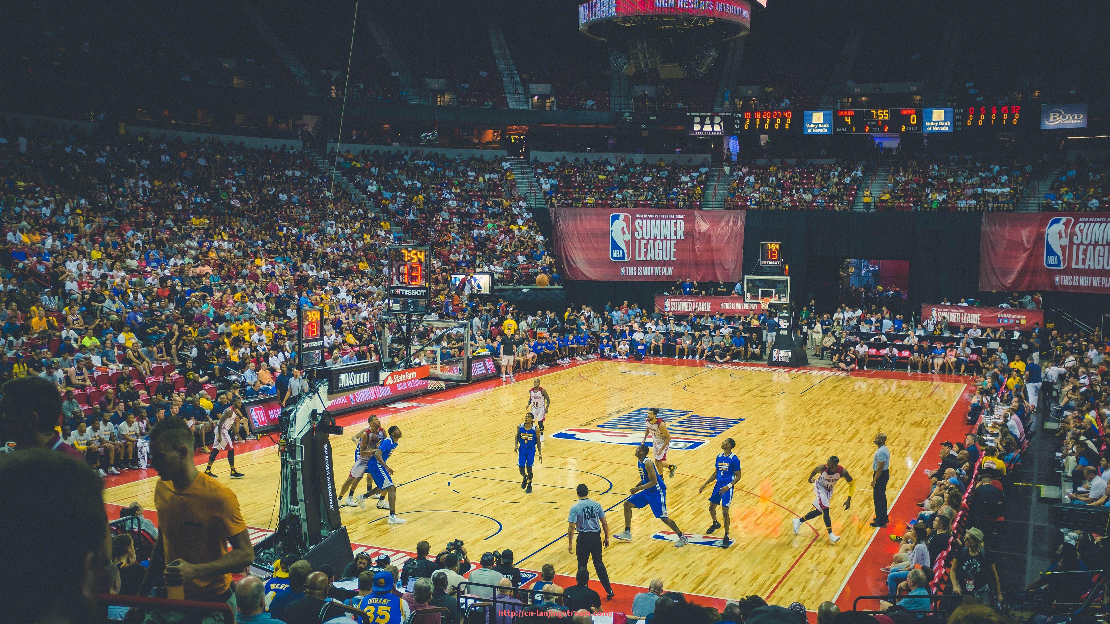 蓝鲸体育直播-火箭队中锋战力比拼与战术作用分析